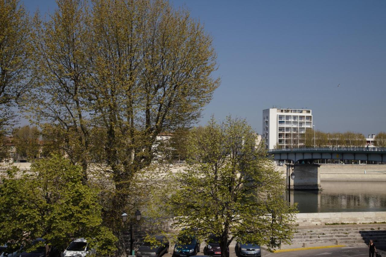 Laincel - Appartement lumineux le long du Rhône Arles Exterior foto